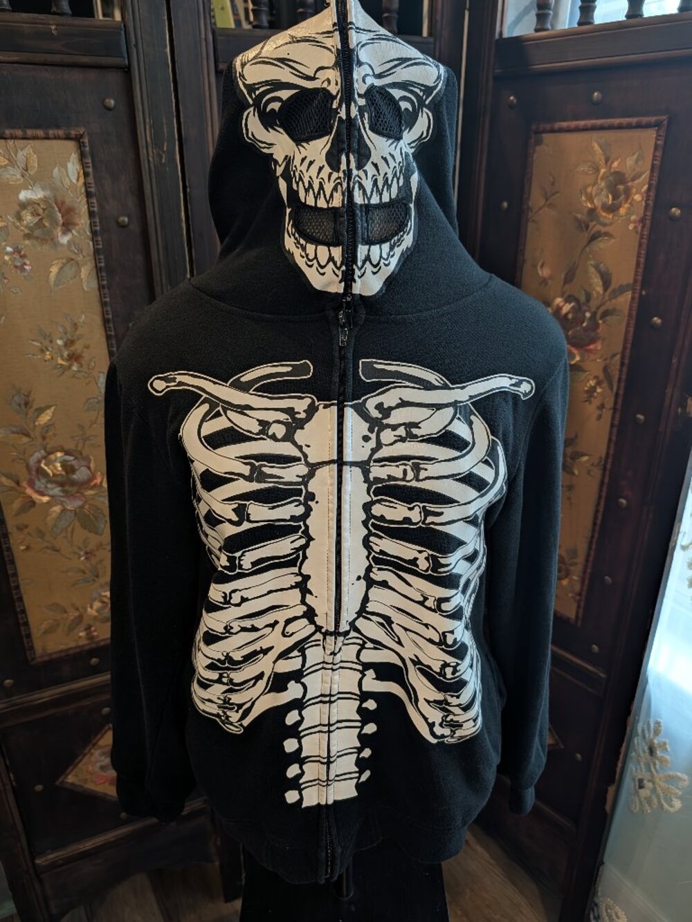 GWP Sport Skeleton Skull Mask Full Zip Hoodie Kids Large 10/12 Halloween Black